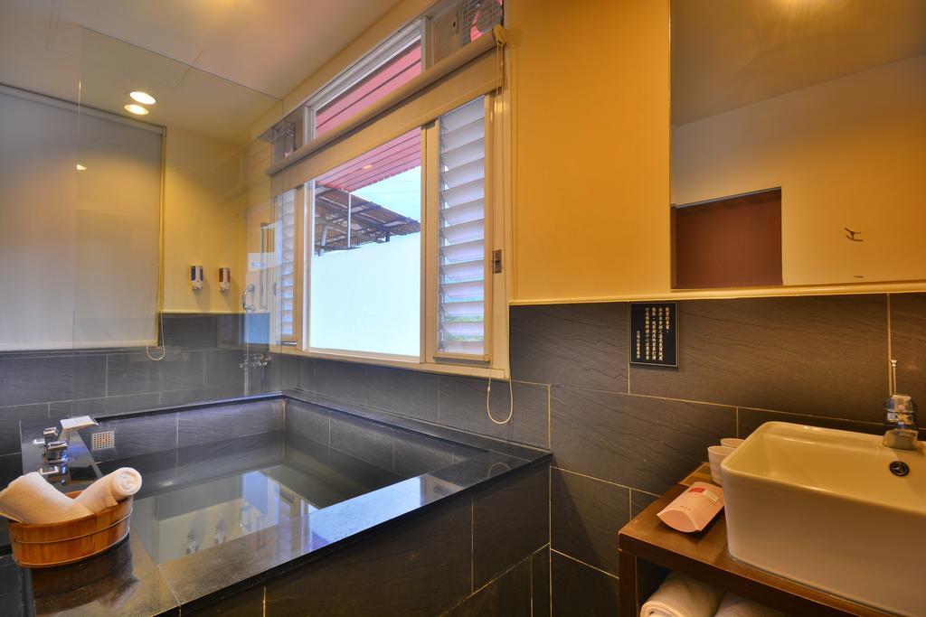Hotel Courier Station à Wulai Extérieur photo