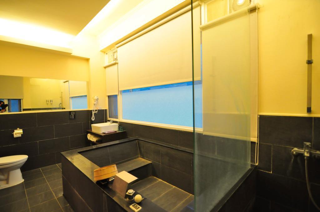 Hotel Courier Station à Wulai Extérieur photo