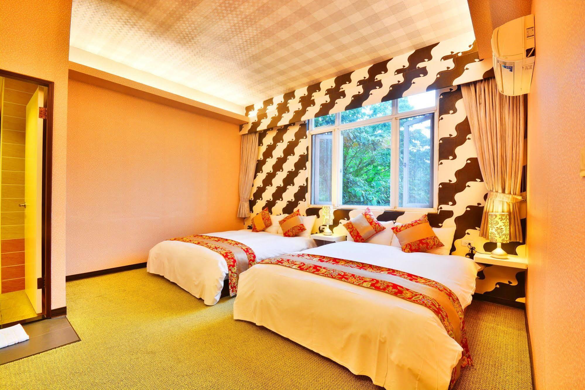 Hotel Courier Station à Wulai Extérieur photo