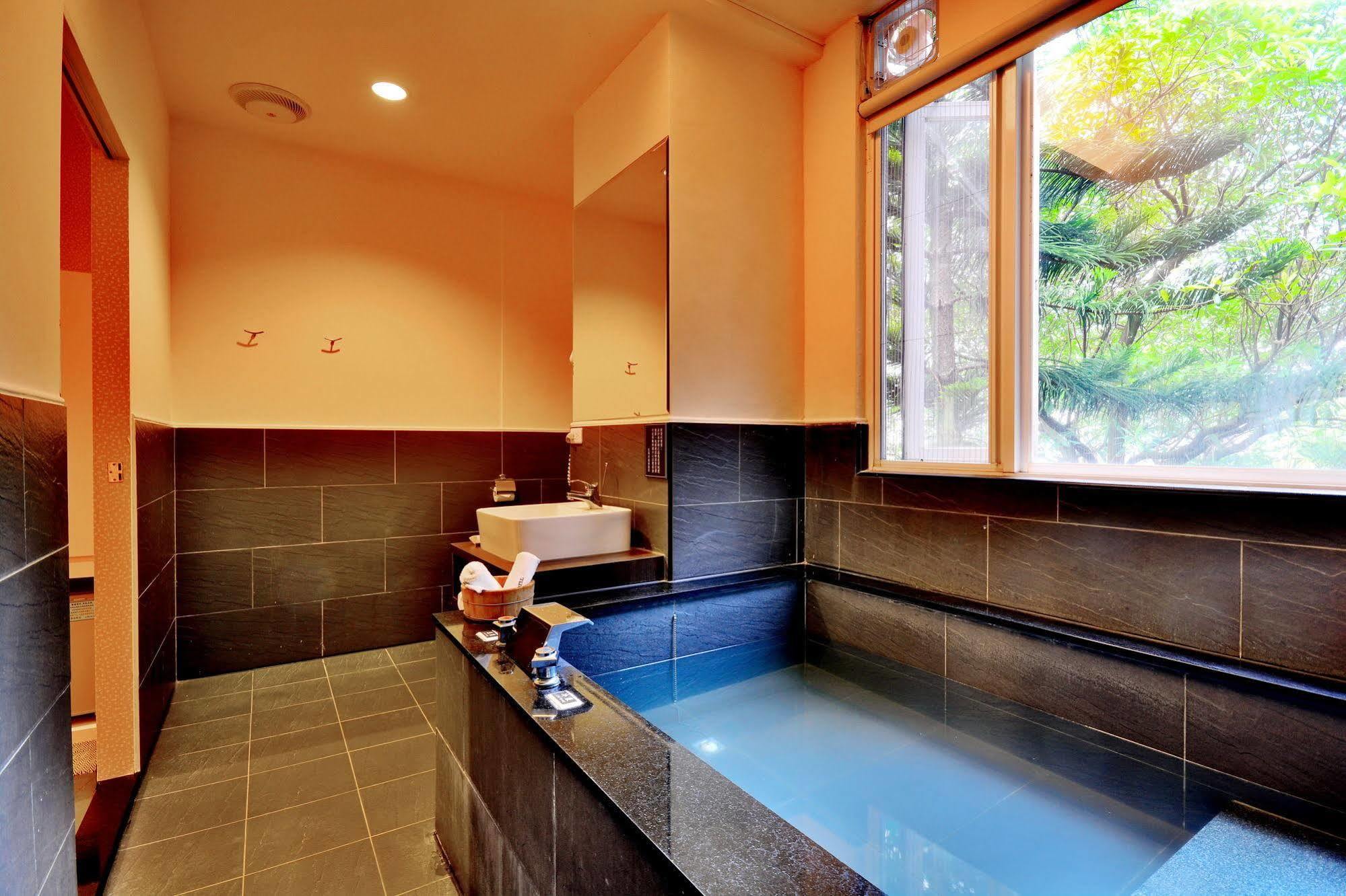 Hotel Courier Station à Wulai Extérieur photo